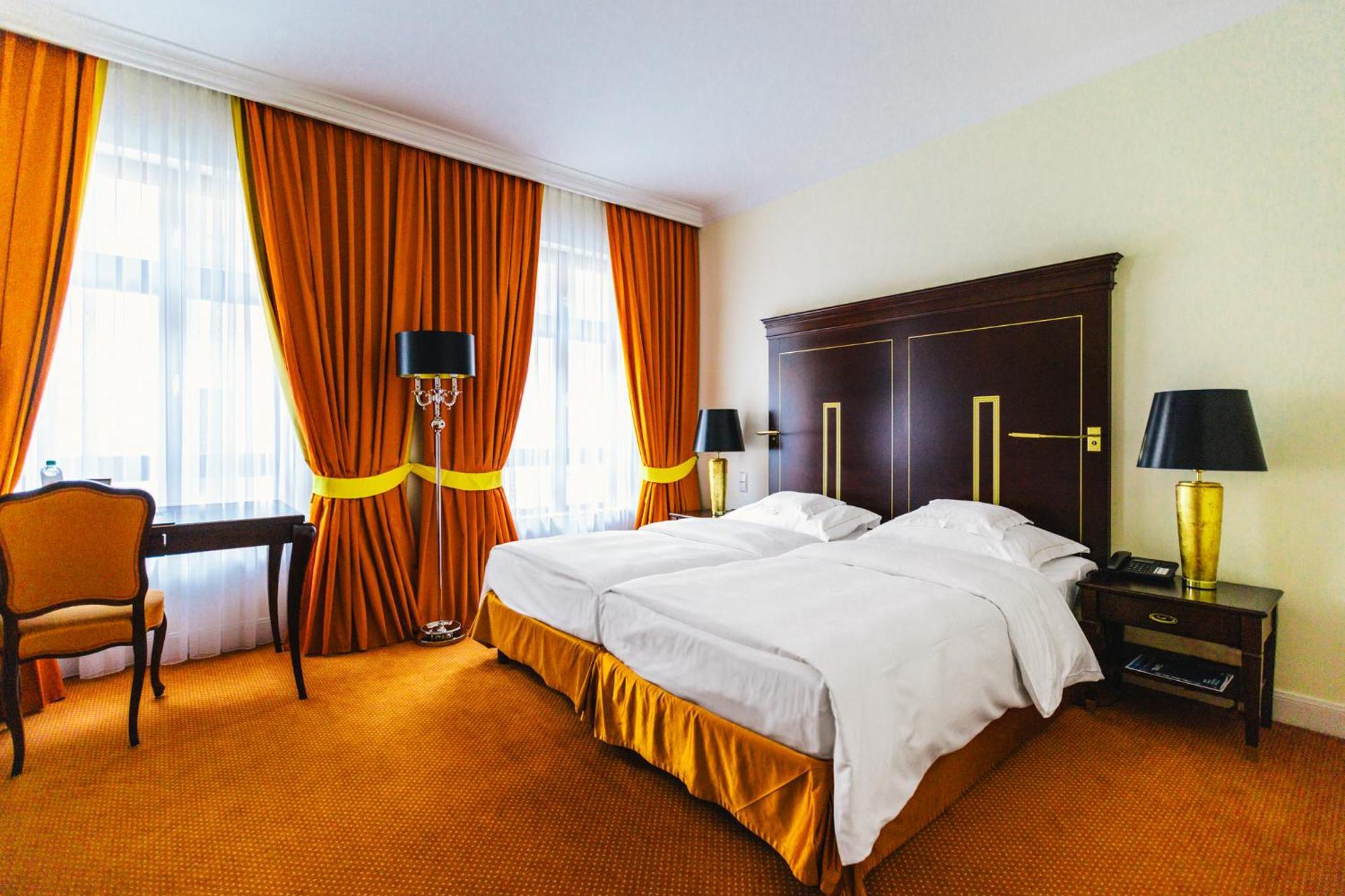 Relais & Chateaux Buelow Palais Дрезден Екстериор снимка