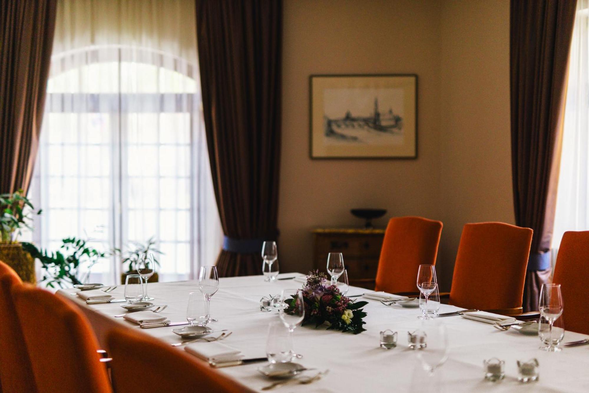 Relais & Chateaux Buelow Palais Дрезден Екстериор снимка