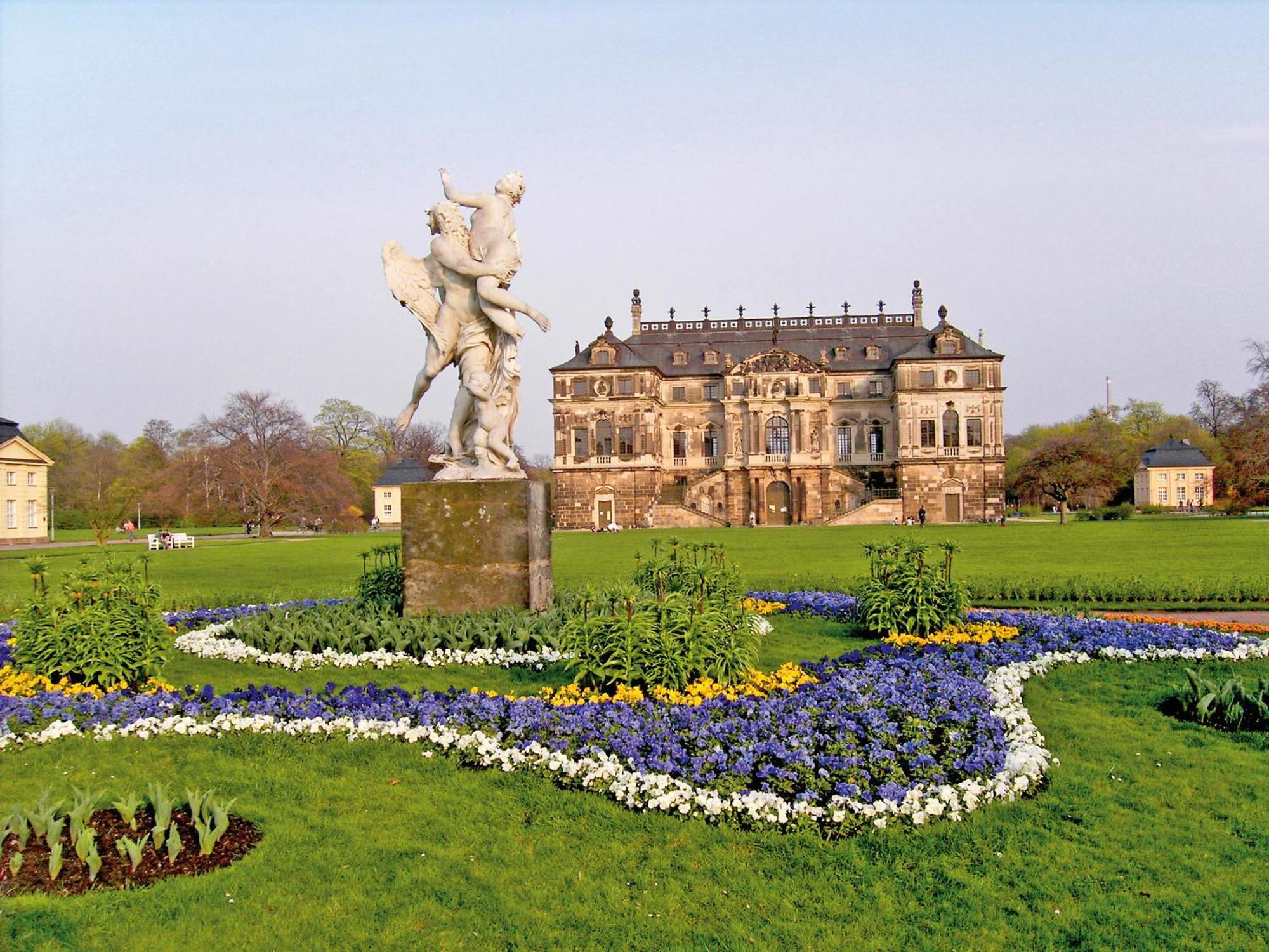 Relais & Chateaux Buelow Palais Дрезден Екстериор снимка