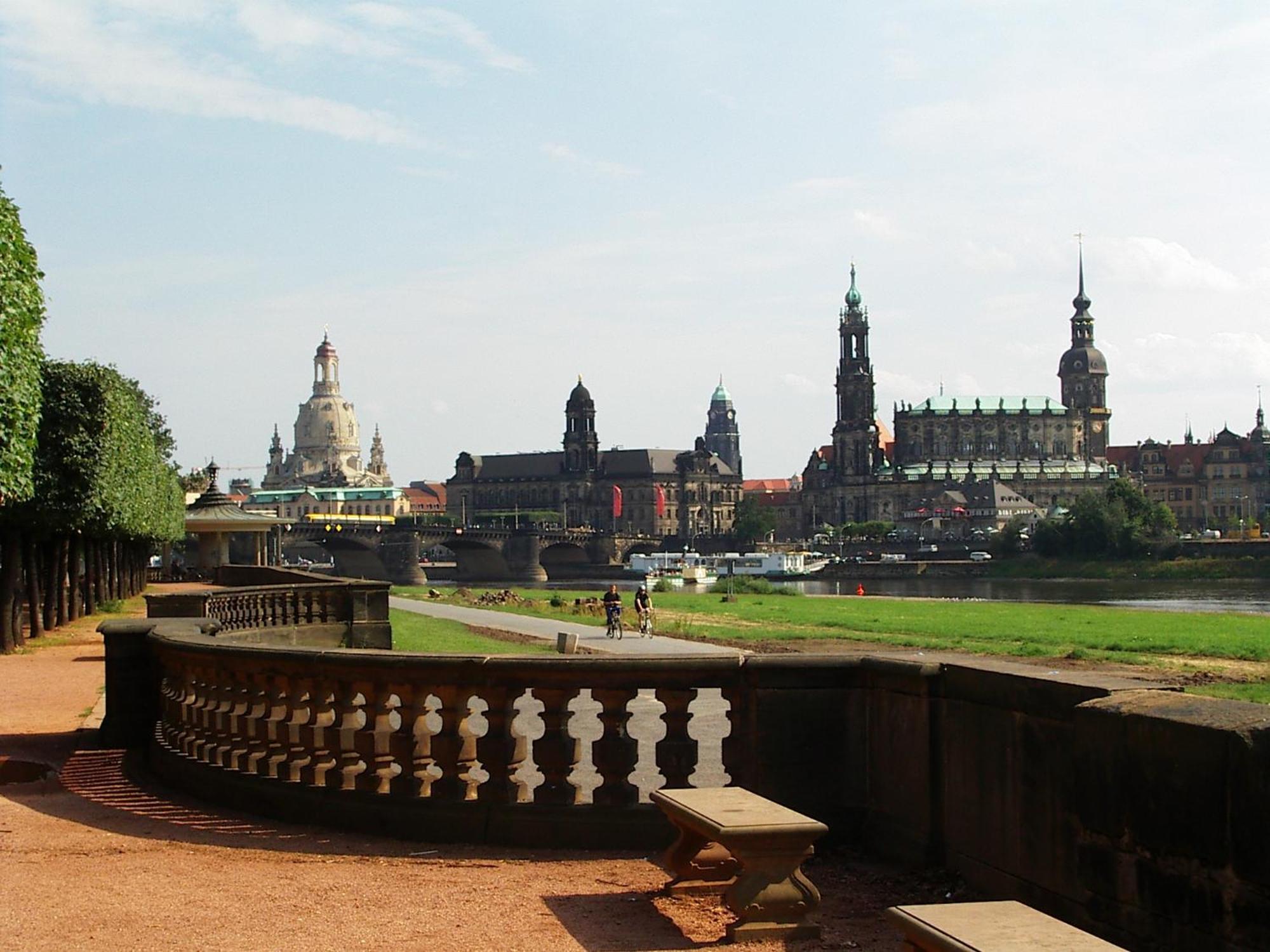 Relais & Chateaux Buelow Palais Дрезден Екстериор снимка