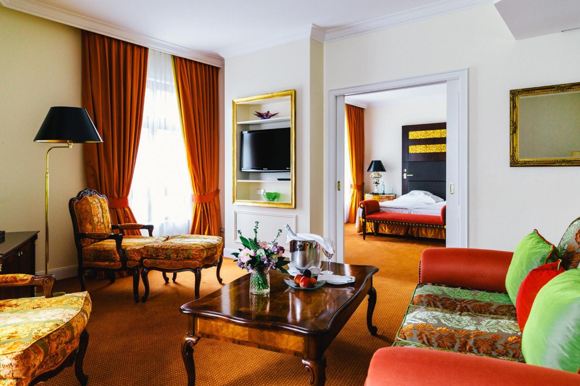 Relais & Chateaux Buelow Palais Дрезден Екстериор снимка