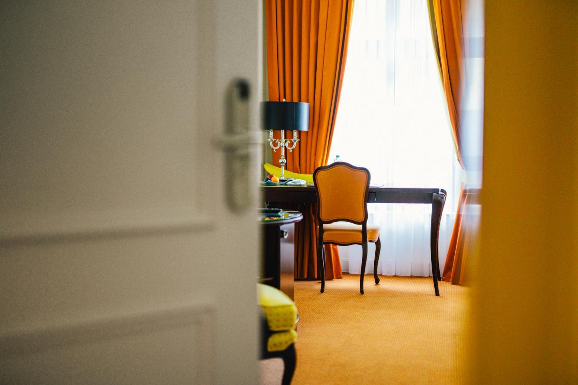 Relais & Chateaux Buelow Palais Дрезден Екстериор снимка