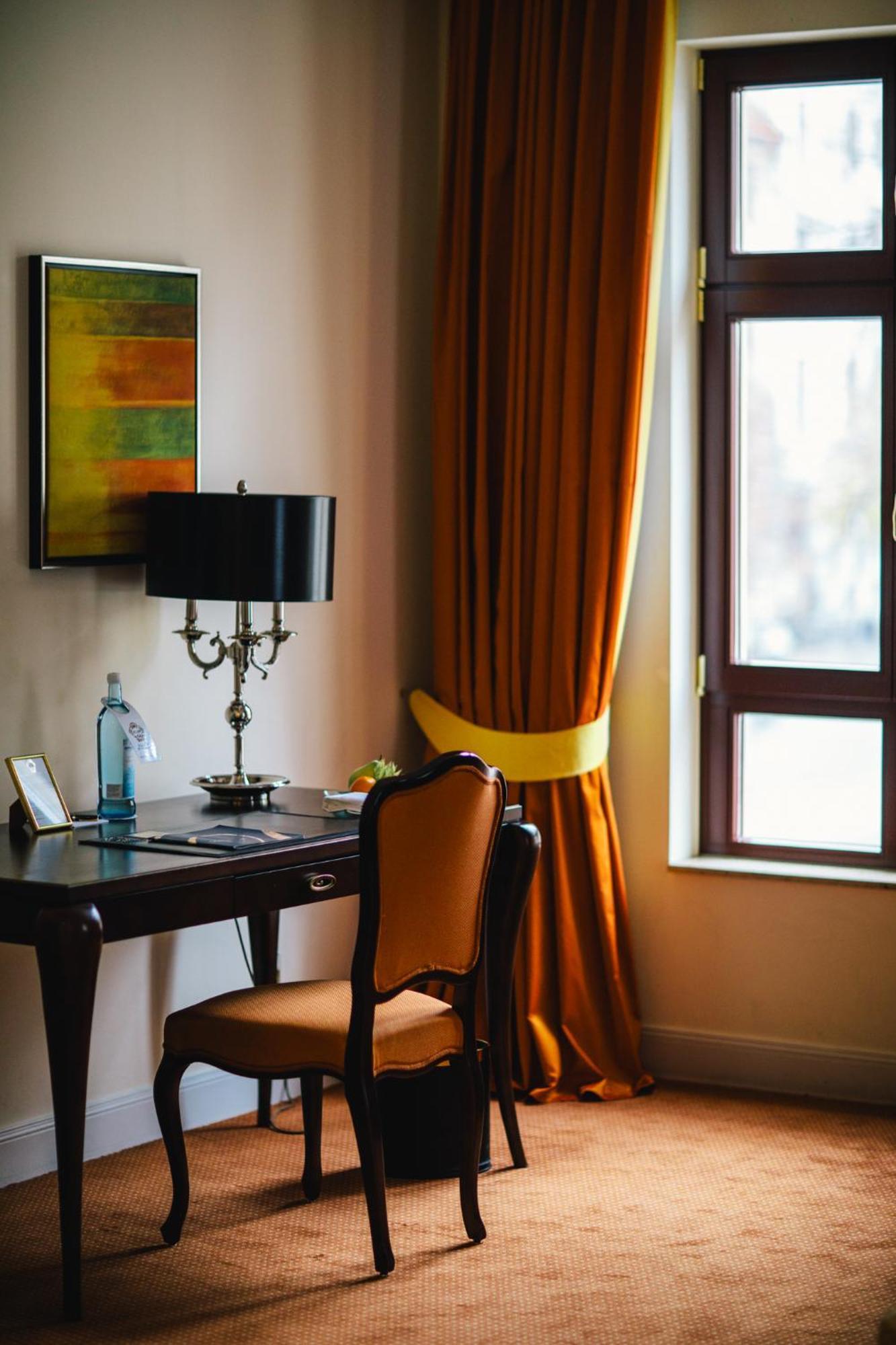 Relais & Chateaux Buelow Palais Дрезден Екстериор снимка